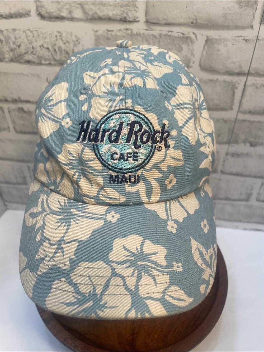 Hard Rock Cafe Light Blue & Cream Tropical Cap - Maui. Pre-owned